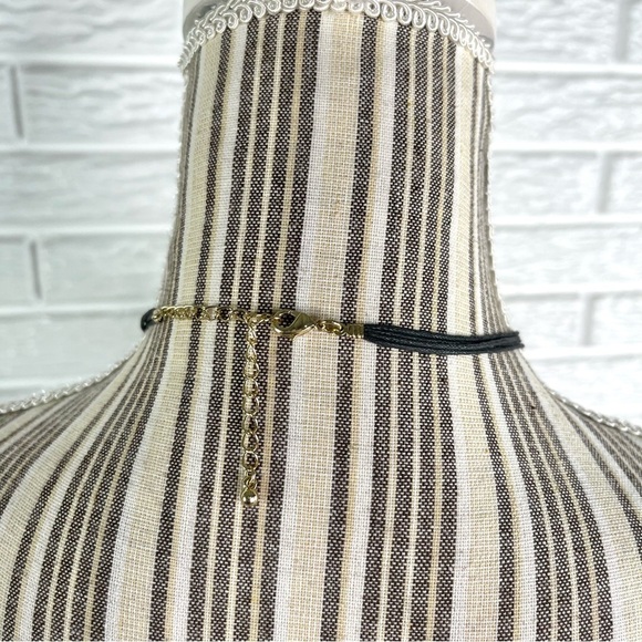 Abalone Shell Embellished Round Medallion Pendant Necklace Multi-Strand Chain - Picture 6 of 6